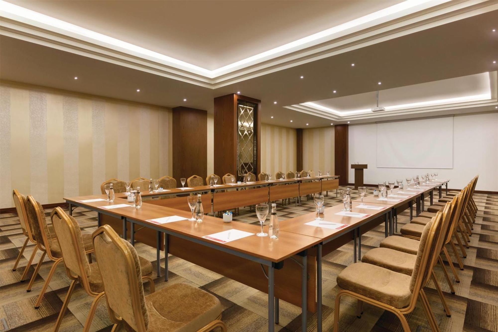 Ramada Plaza By Wyndham Atakoy Hotel